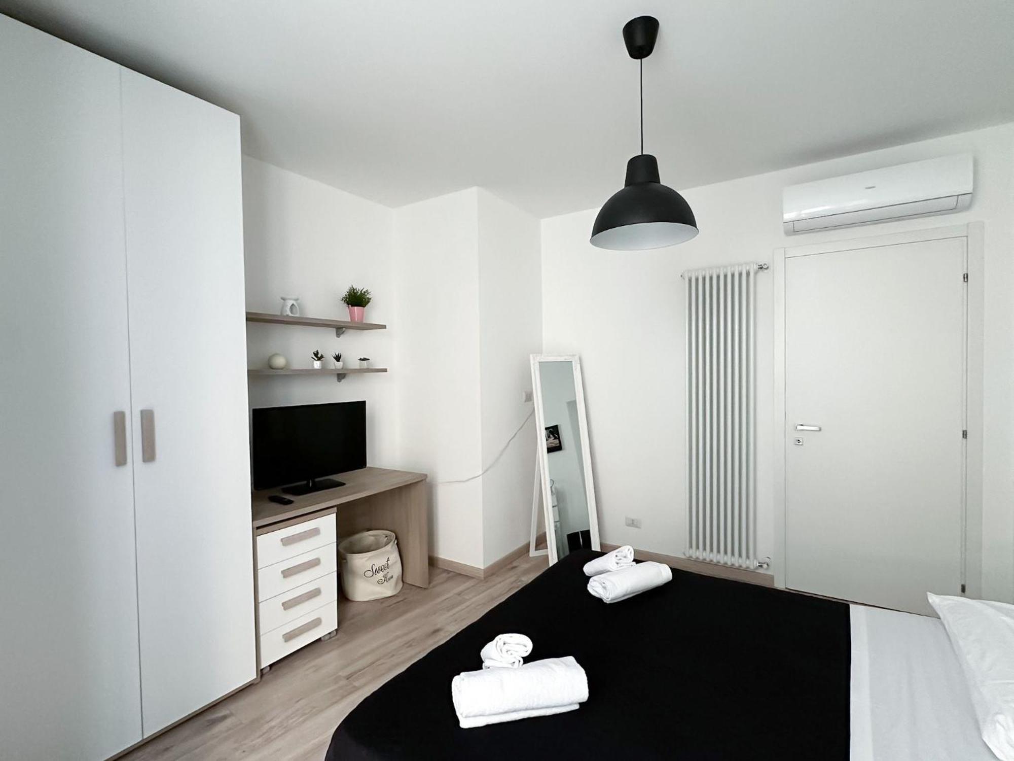 Ca Belverz Center Town Apartment เบลลาโจ ภายนอก รูปภาพ
