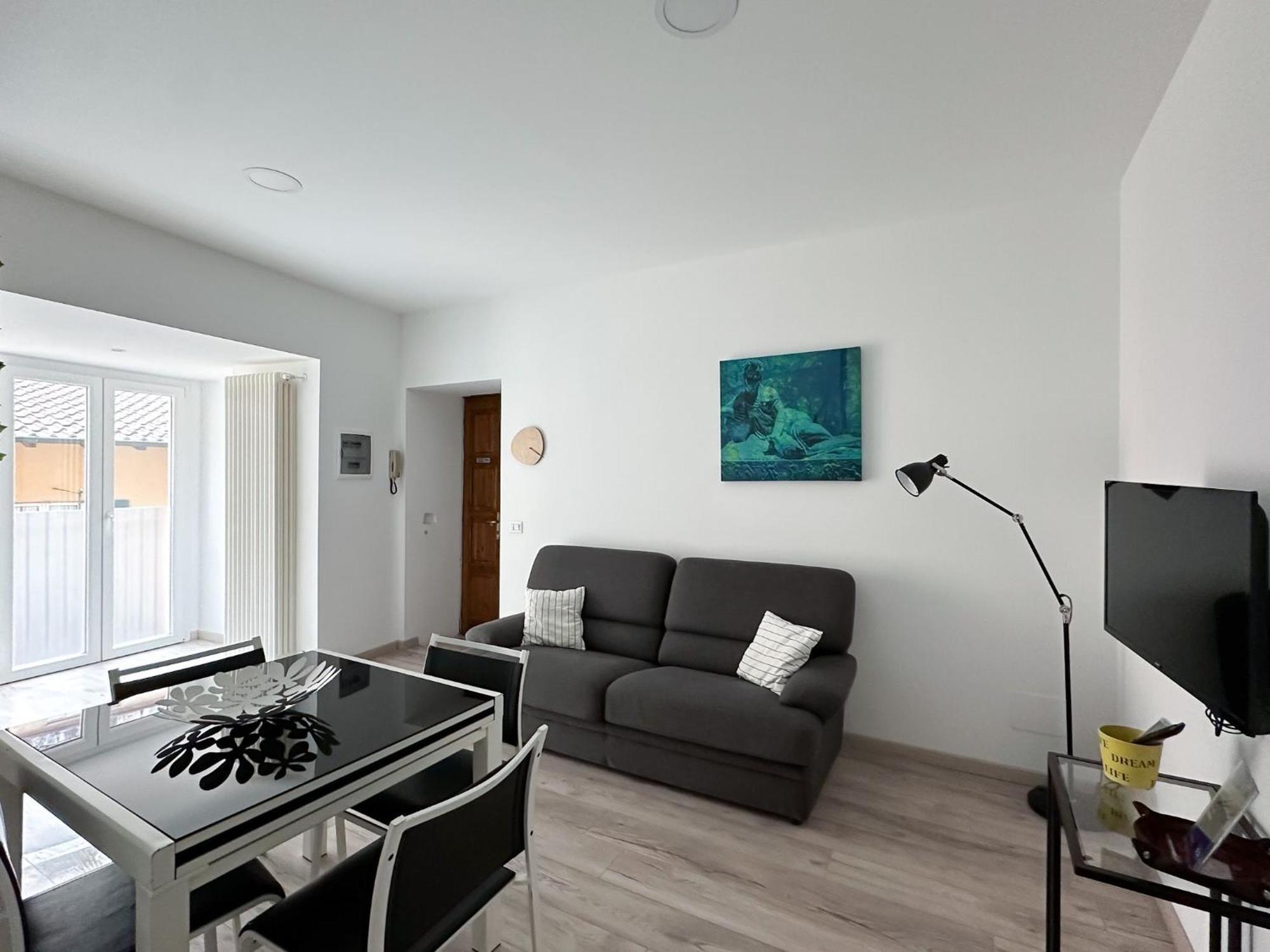 Ca Belverz Center Town Apartment เบลลาโจ ภายนอก รูปภาพ
