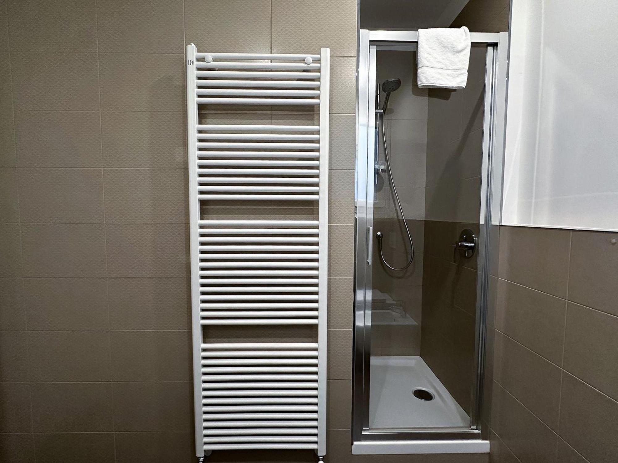 Ca Belverz Center Town Apartment เบลลาโจ ภายนอก รูปภาพ