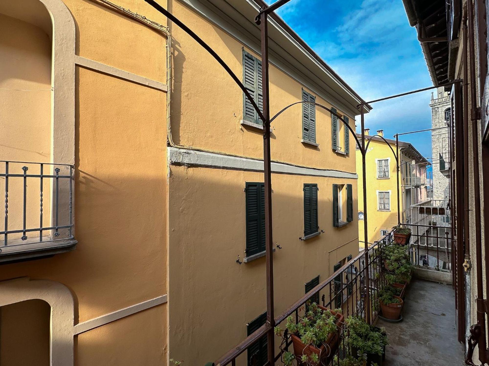 Ca Belverz Center Town Apartment เบลลาโจ ภายนอก รูปภาพ